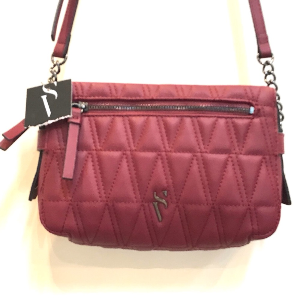 Simply Vera Vera Wang Quilted Crossbody Bag in Burgundy